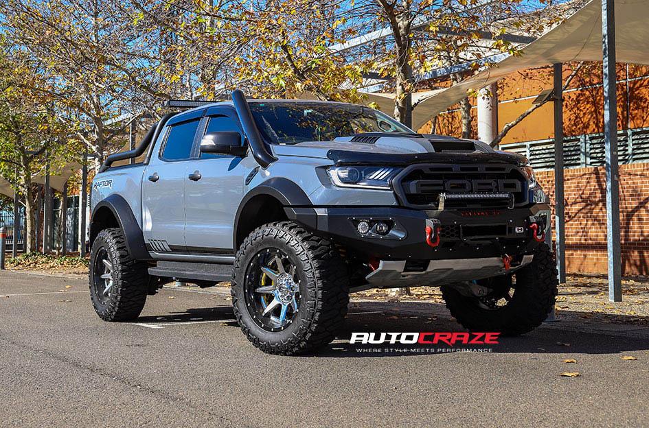 FORD RANGER RAPTOR RAMPAGE CHROME CENTER AND GLOSS BLACK OUTER